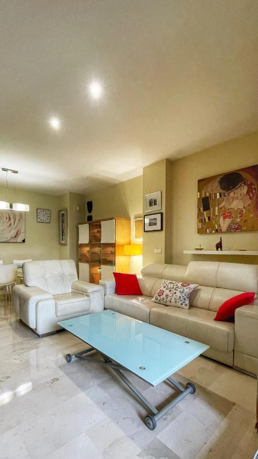 Work And Rest Away From Home Paterna Exterior foto