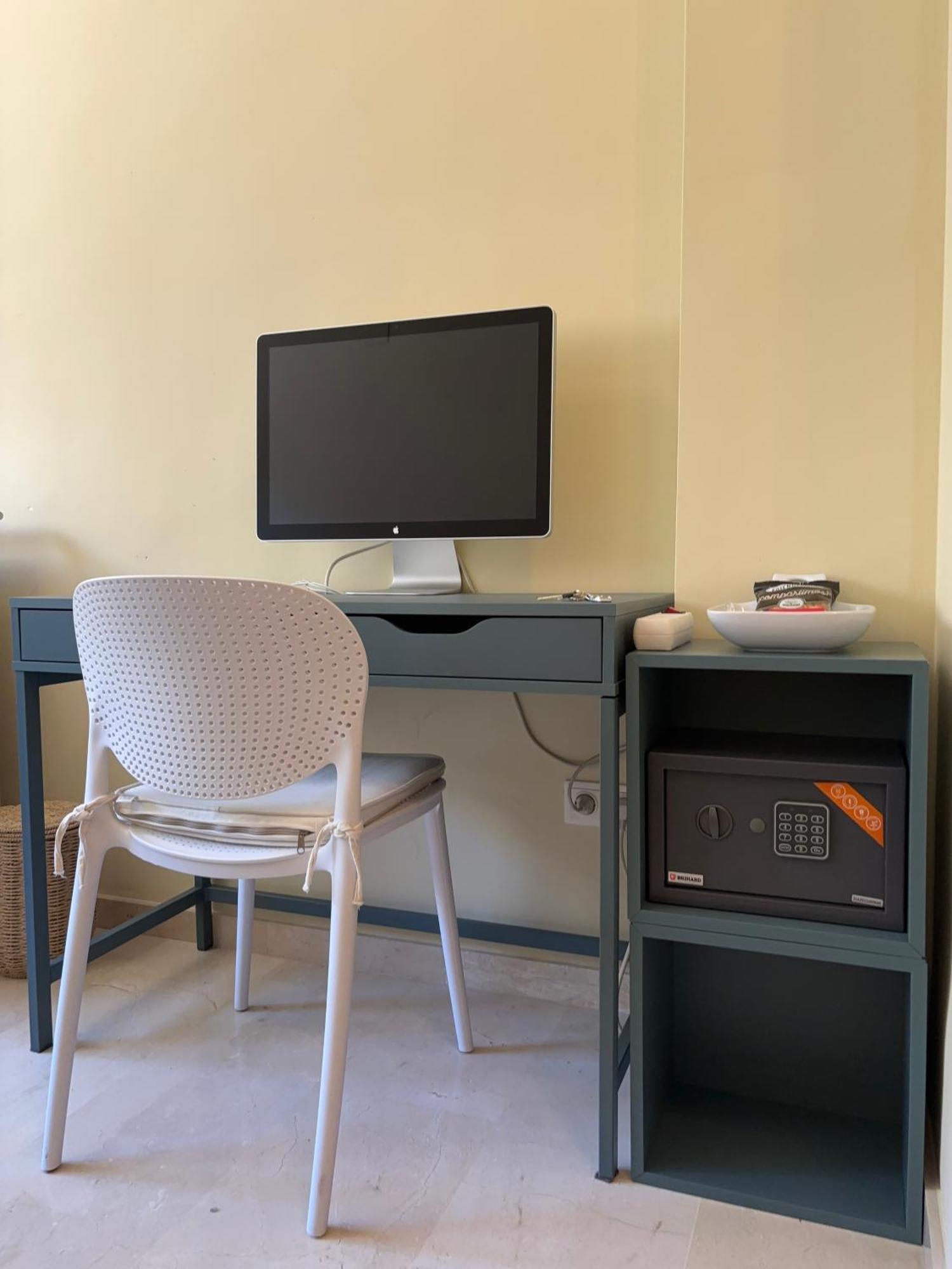 Work And Rest Away From Home Paterna Habitación foto